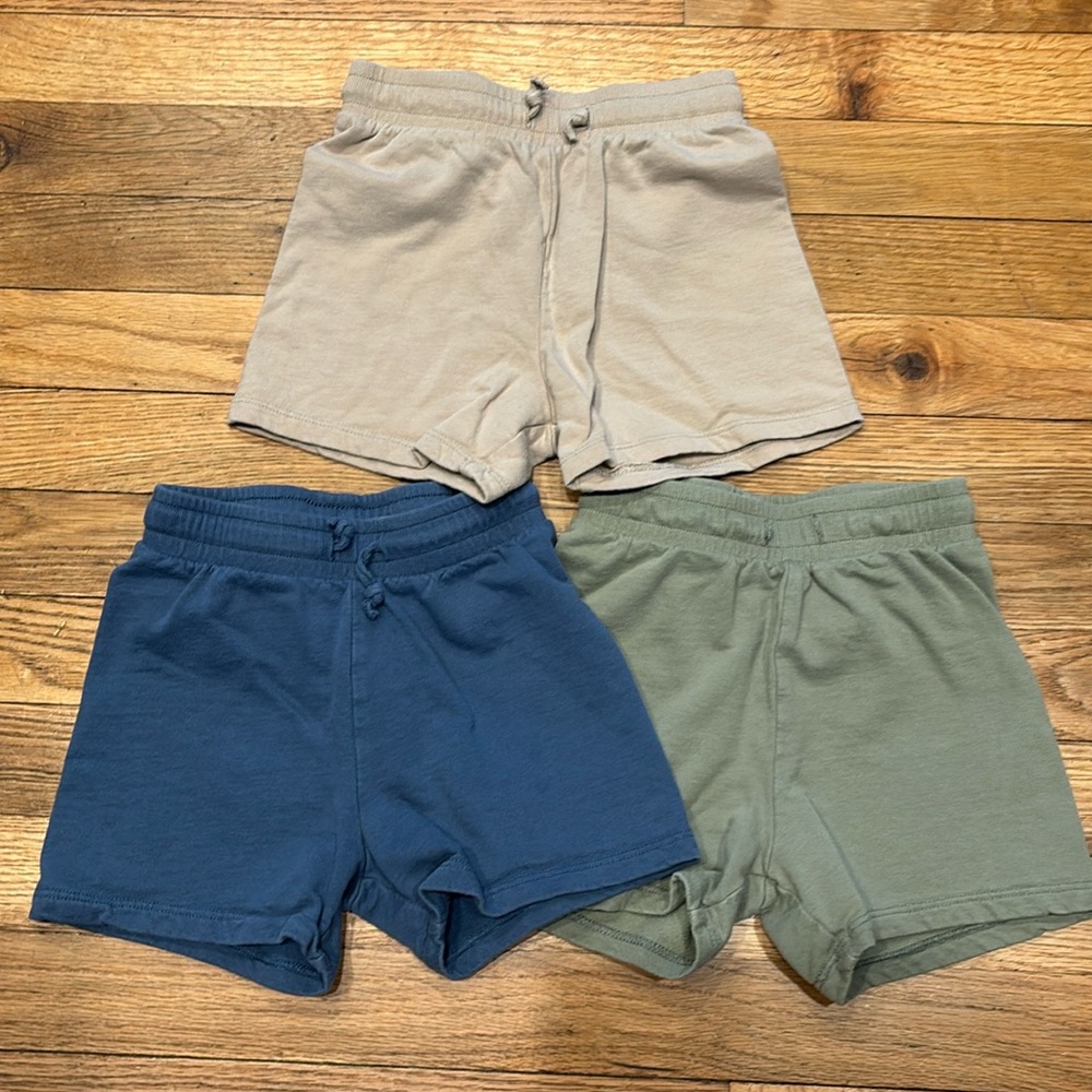 Bundle of shorts